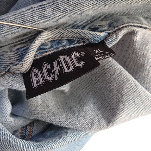 AC/DC Denim Jacket XL With Tie-Dye Back Patch Button Closure Pockets Light Wash - Picture 3 of 6